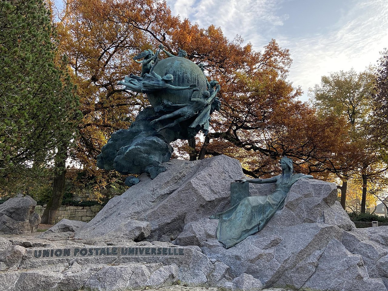 By Paradise Chronicle - Own work, CC BY-SA 4.0, https://commons.wikimedia.org/w/index.php?curid=96027230 06-04